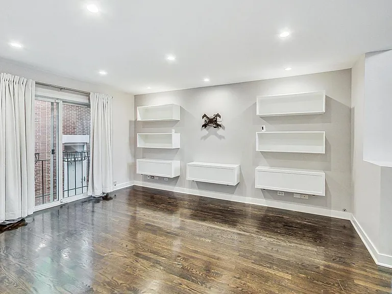 1449 W Lexington St #A — Photo 5