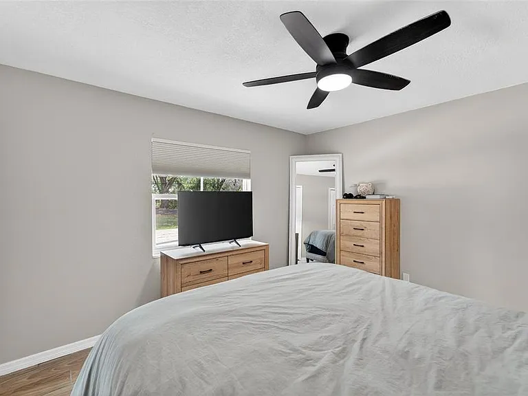 5502 Peach Ave — Photo 30