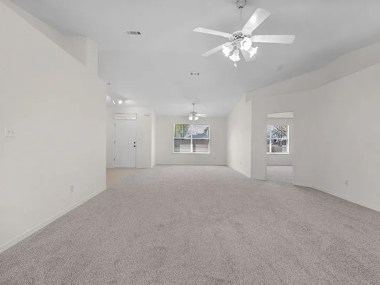 9568 Brentwood Blvd — Photo 8