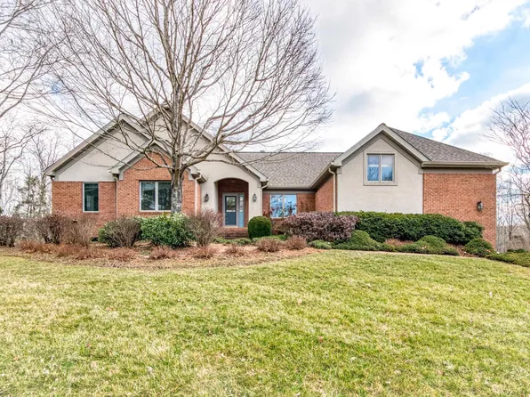 1099 Deerfield Dr, Blacksburg, VA 24060