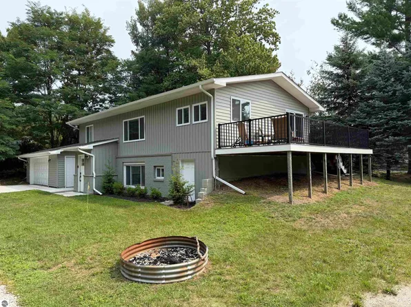13134 Hopkins Forest Dr, Bear Lake, MI 49614