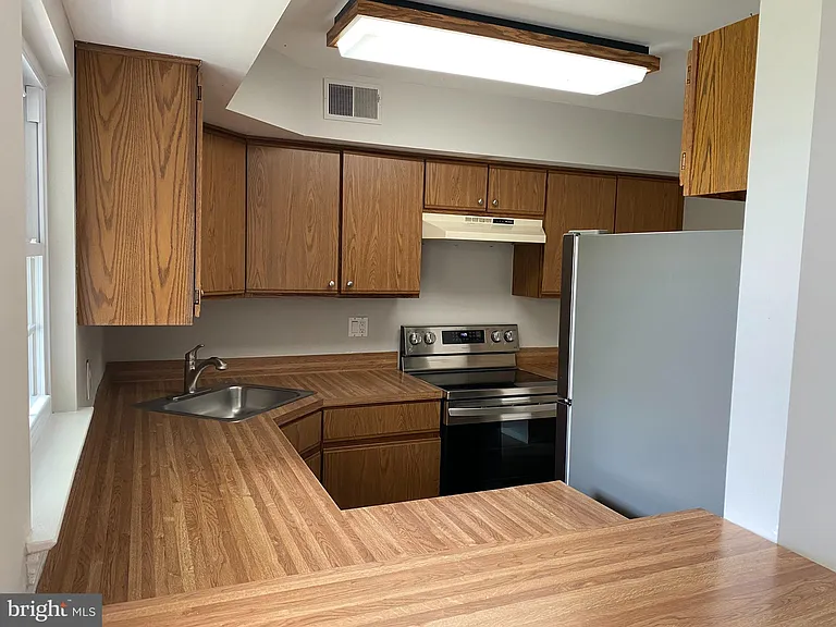 11017 Bennett Pl — Photo 9