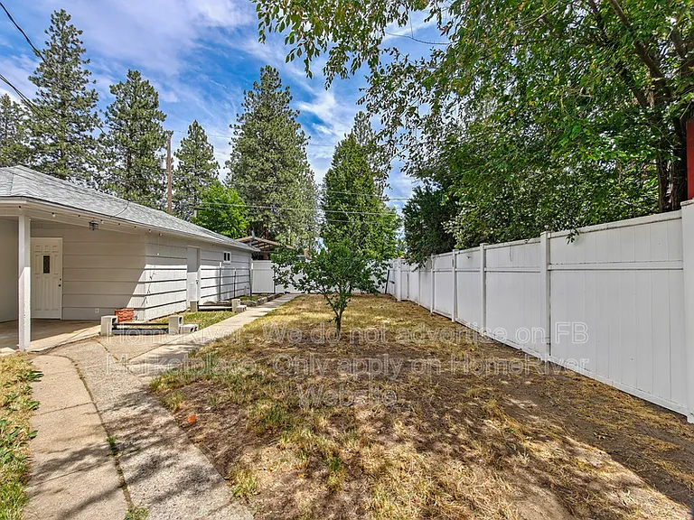 5418 N Maple St — Photo 17