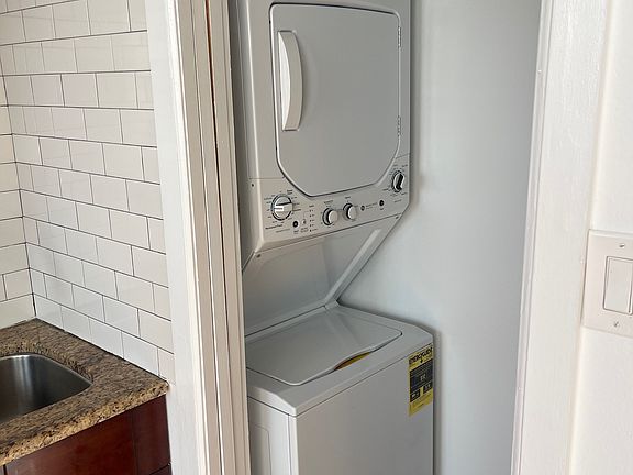 4th image of 809 W Platt St APT 2