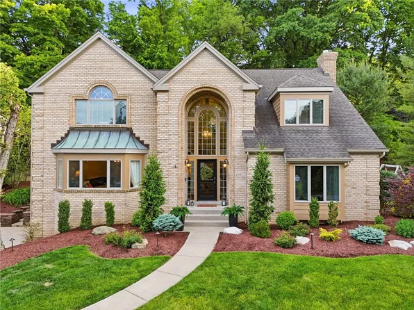 107 Shag Bark Ln, Venetia, PA 15367