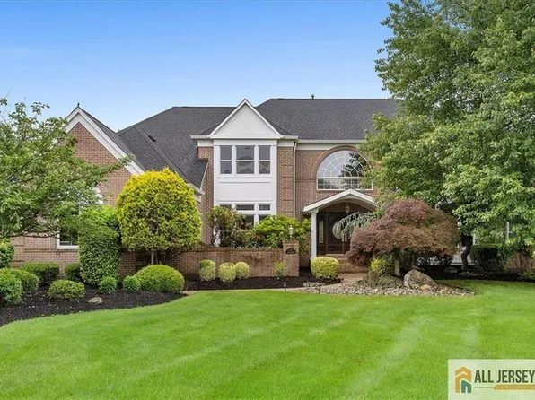 5 Stults Dr, Plainsboro, NJ 08536