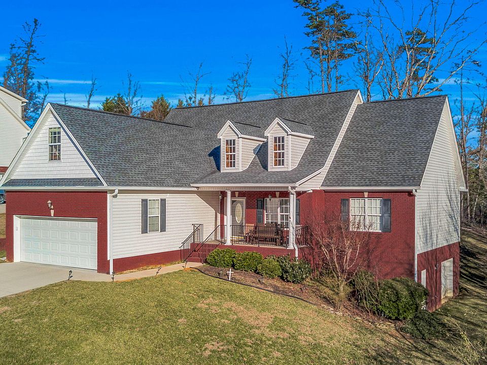 1st image of 212 Brook Hollow Dr SE