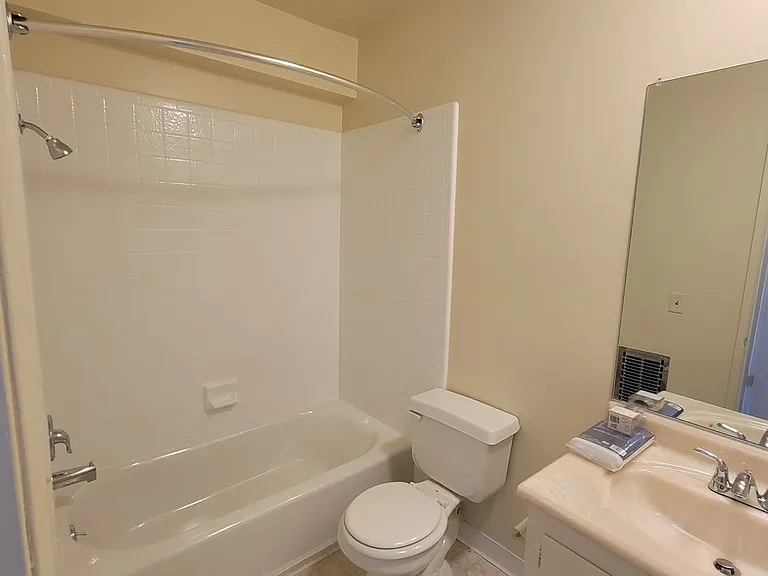 37 unit building close to CSUN! — Photo 9