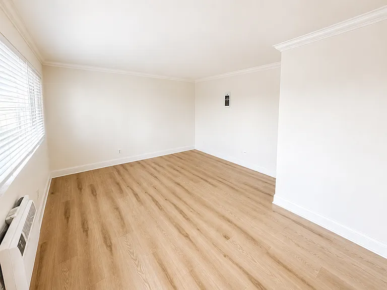 1371 E Washington Ave #102 — Photo 4