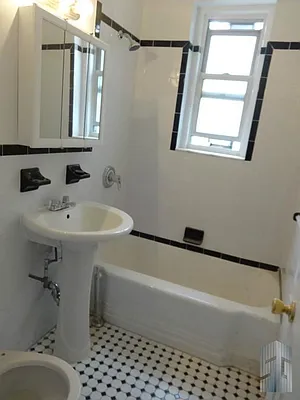 Rented by Skyline Group Real Estate | media 7