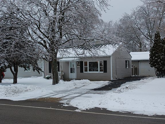 3rd image of 1123 E Taylor St