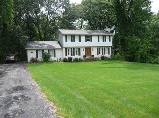 2108 Old Oak Dr, Valparaiso, IN 46385