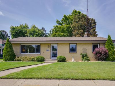 902 Perry AVENUE, Racine, WI, 53406