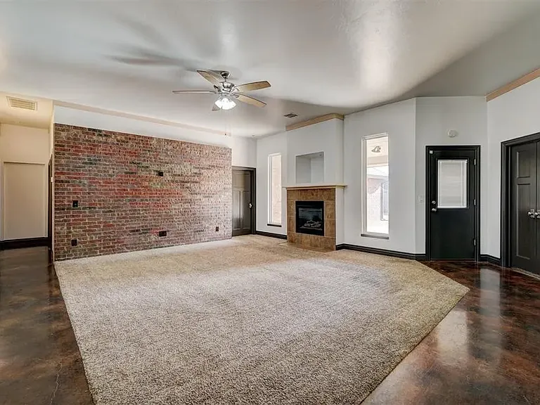 2420 NW 175th St — Photo 11