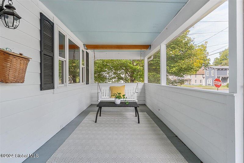 3rd image of 60 Chapman Street