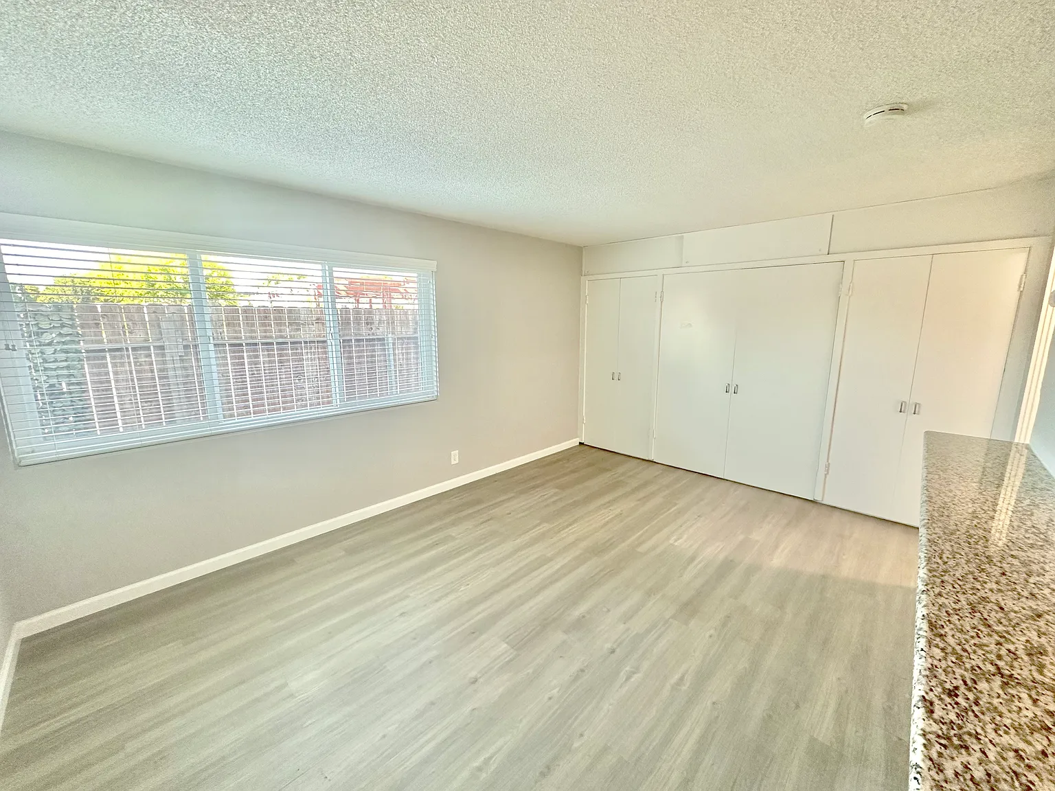 Studio, 450 sqft, $1,695 — Photo 2