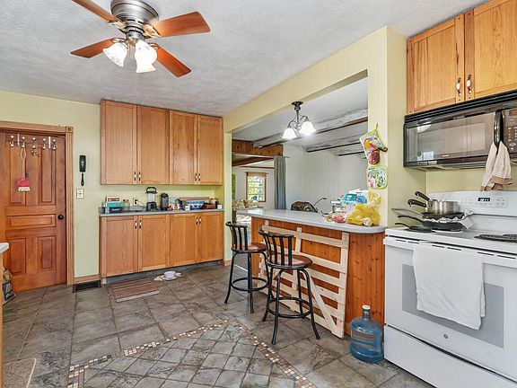 4th image of 9031 Adams Rd