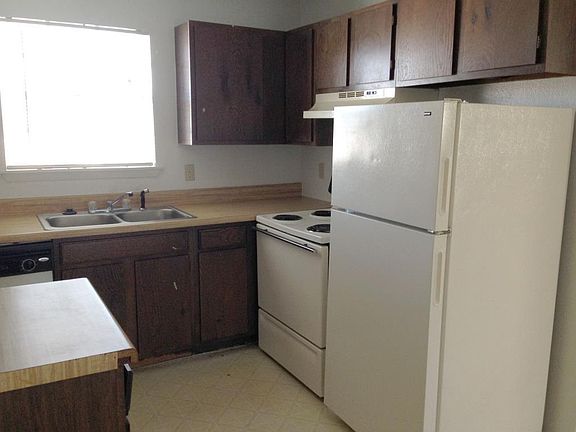 4th image of 2408 Jaguar Dr #C