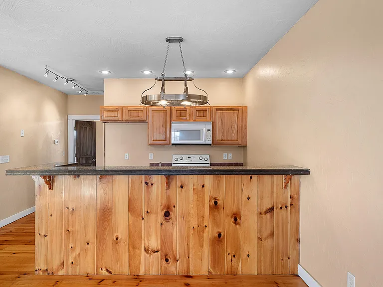 1543 S Tuscany Ct — Photo 8