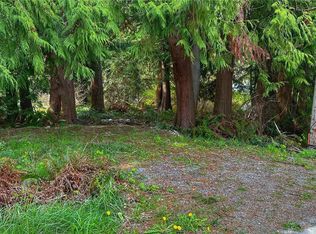 1545 Arrowhead Rd, Camano Island, WA 98282