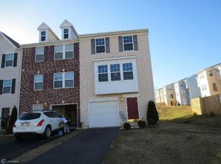 227 Rumbling Rock Rd, Hedgesville, WV 25427