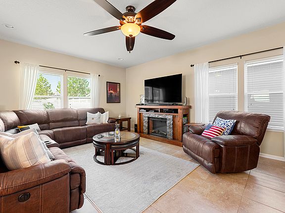 Spacious Family/Kitchen 