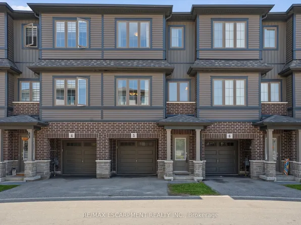 124 Compass Trl #5, Cambridge, ON N3E 0B7