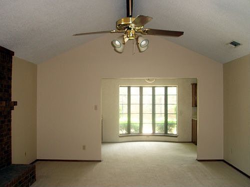 Living and Breakfast Nook