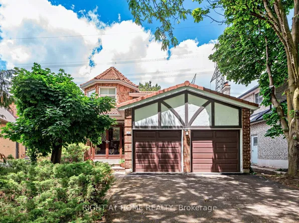 10 Parklawn Cres, Markham, ON L3T 6X1