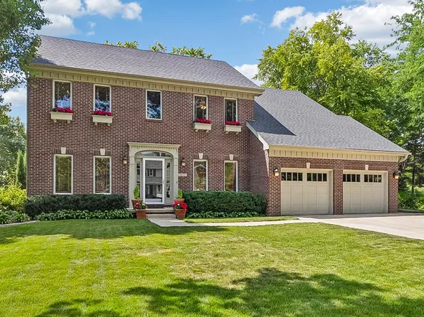6035 Nottingham Dr, Johnston, IA 50131