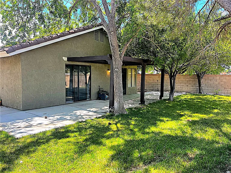 43401 Alep St — Photo 41