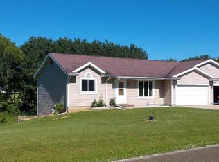 4463 Baxter Rd, Cottage Grove, WI 53527