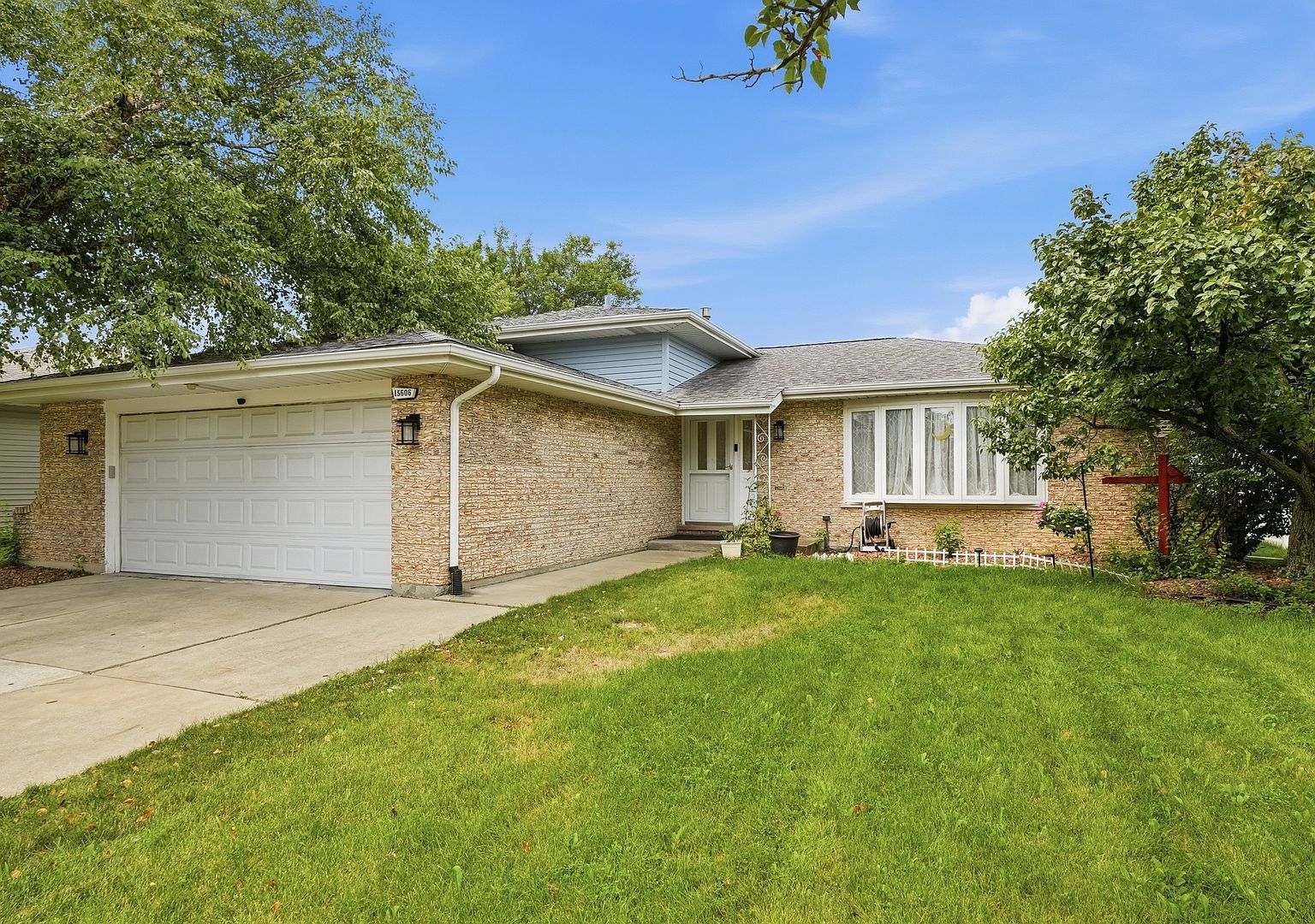 15606 Vista Dr, Oak Forest, IL 60452 | MLS #12730716 | Zillow