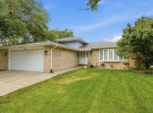 15606 Vista Dr, Oak Forest, IL 60452