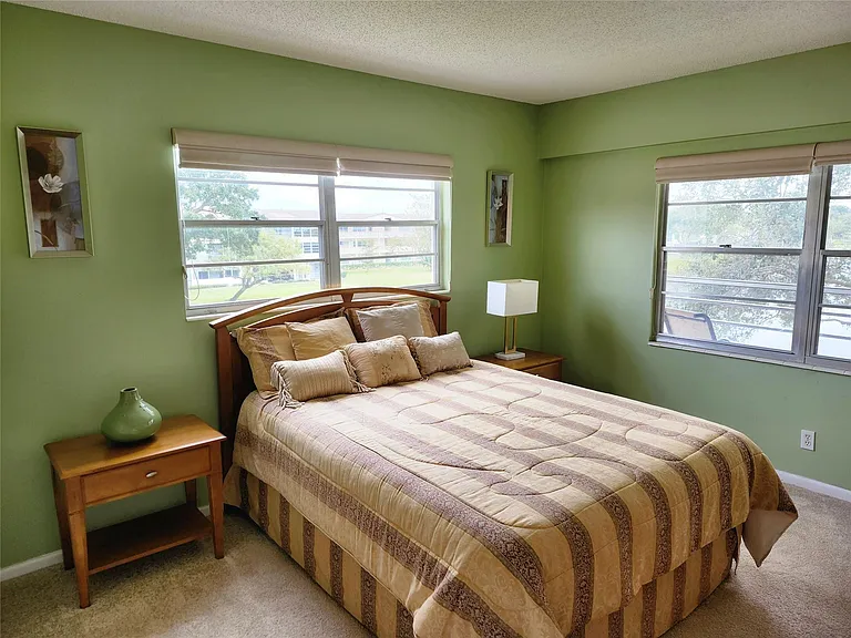 74 Preston E — Photo 12