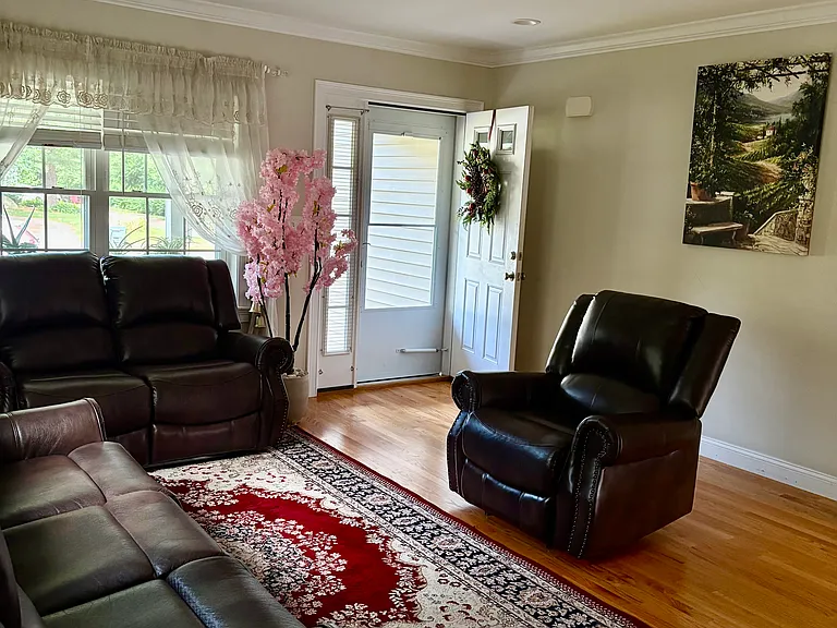 30 Wellesley Ave — Photo 8