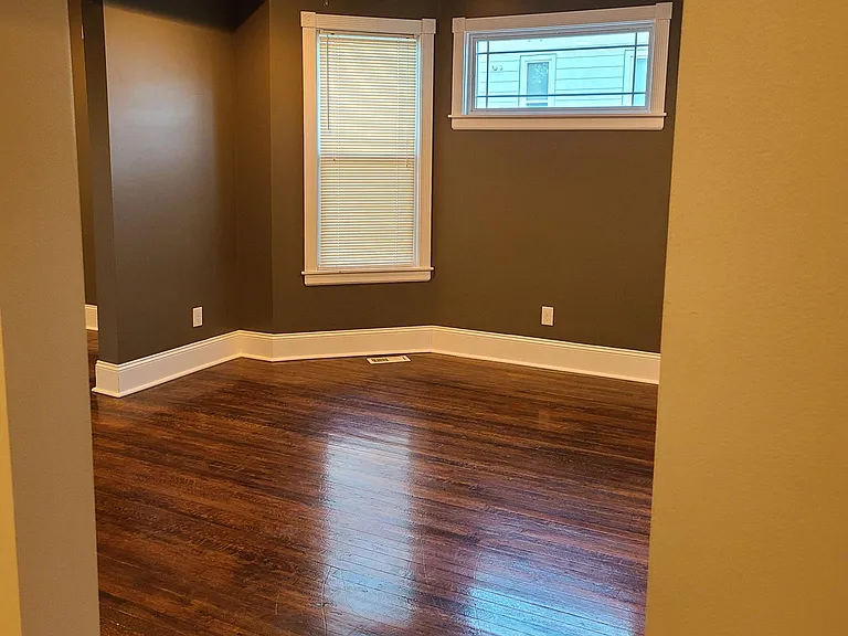 3561 Howard St — Photo 4