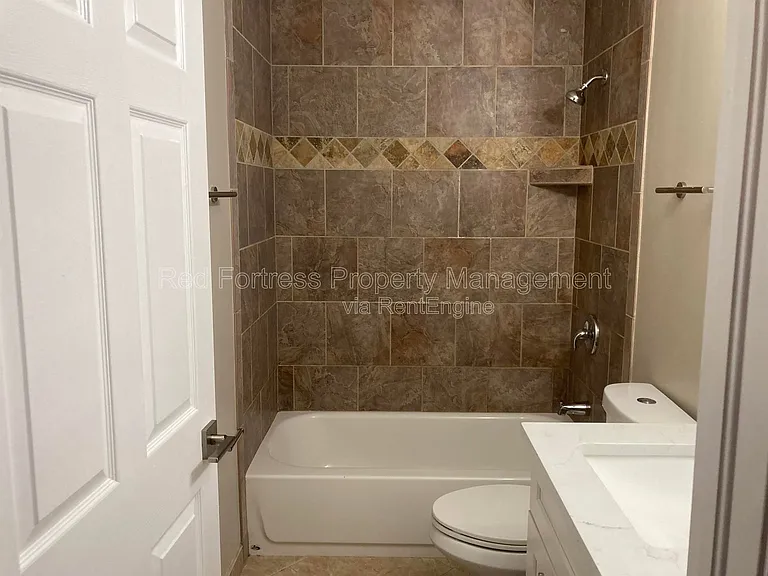 110 SW 17th Pl — Photo 4