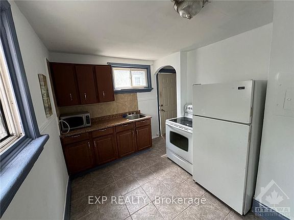 4th image of 70 Barrette St #3