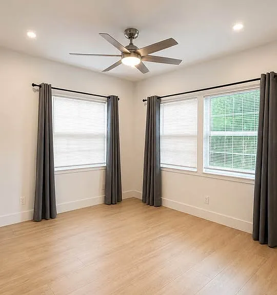 410 S Ocean Breeze #2 — Photo 2