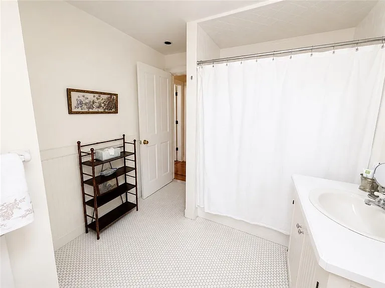 41 Calvert Pl — Photo 11