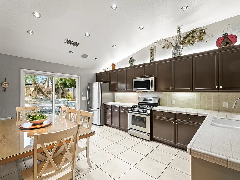 Montara Dr — Photo 7
