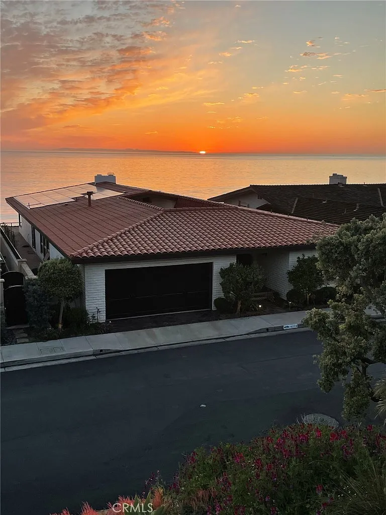 3 bed, 2.5 bath, 2957 sqft, $54,000 — Photo 1