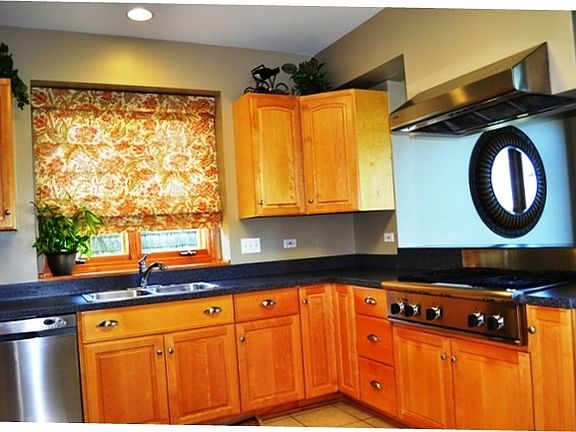 5th image of 1513 Holiday Dr