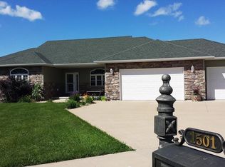 1501 Michael Ave, Grinnell, IA 50112