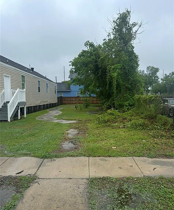 2nd image of 1904 Hollygrove St