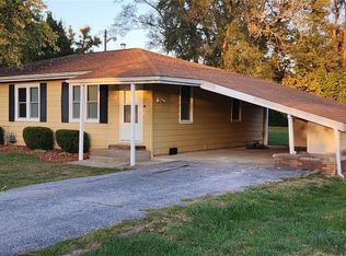 110 Sunset Dr, Bethalto, IL