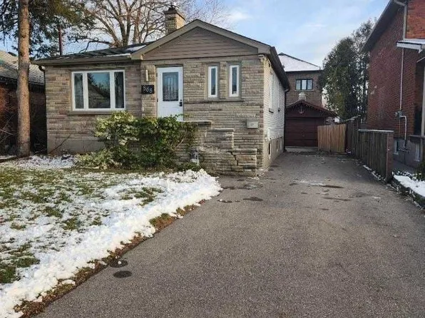 888 10th St, Mississauga, ON L5E 1S9