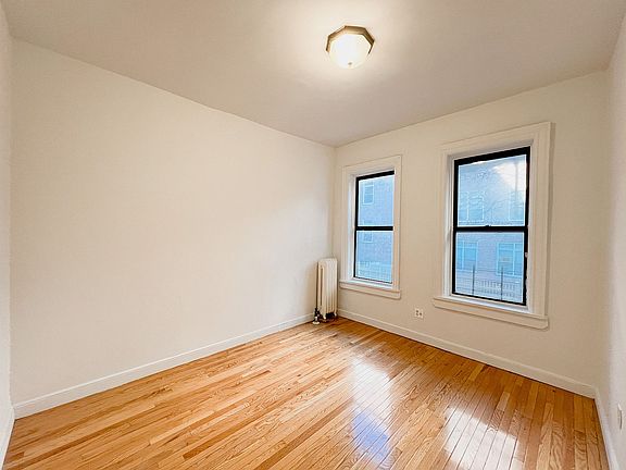 5th image of 609 W 186th St APT B