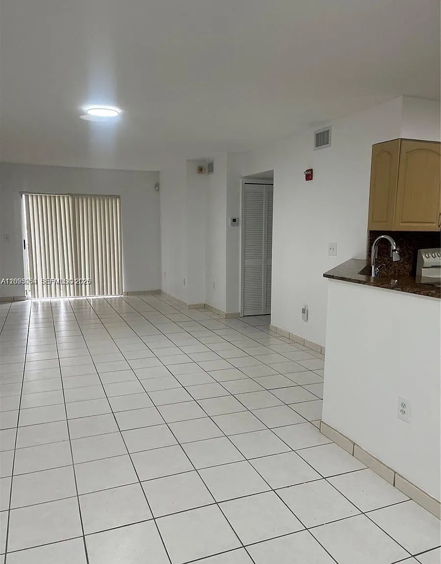 Vista Al Lago Condo — Photo 3